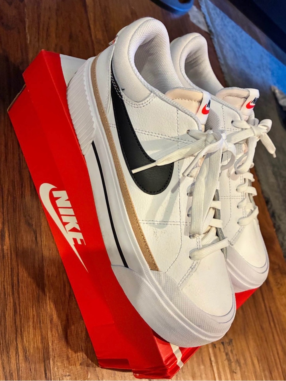 Nike Men’s White Black & Gold Low-Top Sneakers